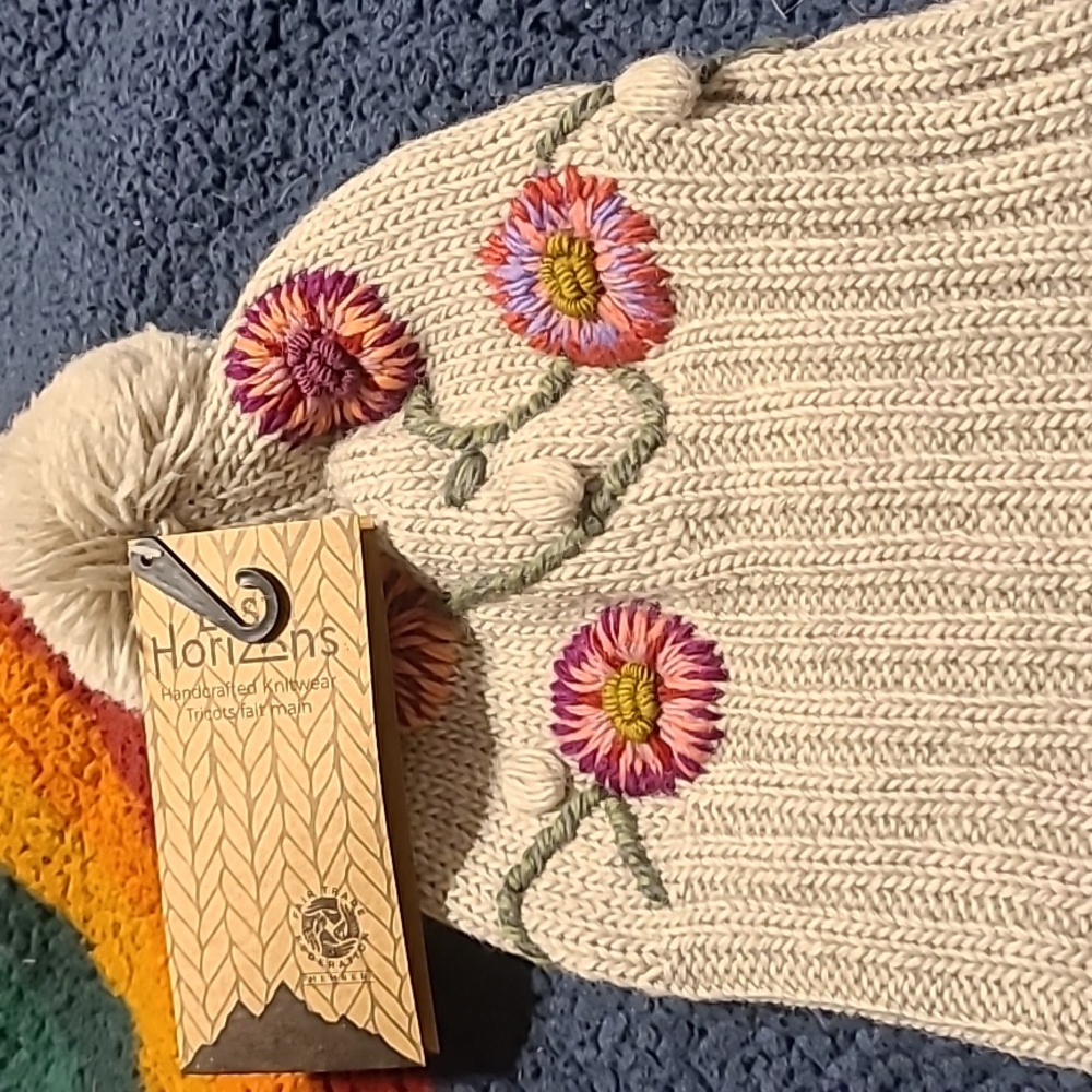 Lost horizon beanie